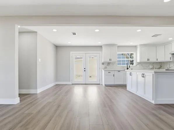 301 Brown Dr, Texas City, TX 77591