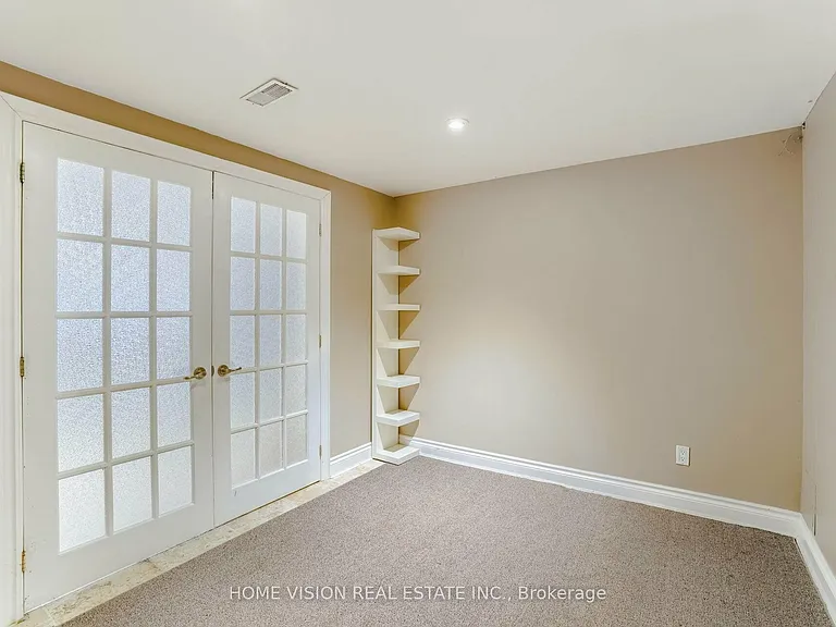 24 E Sandbanks Dr #BASEMENT — Photo 14
