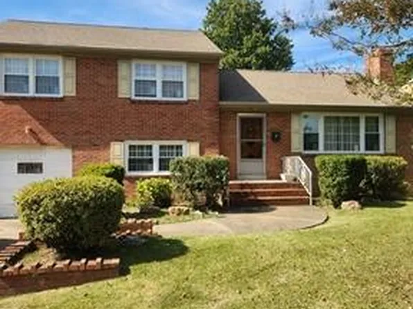 5 Smallwood Ln, New Castle, DE 19720