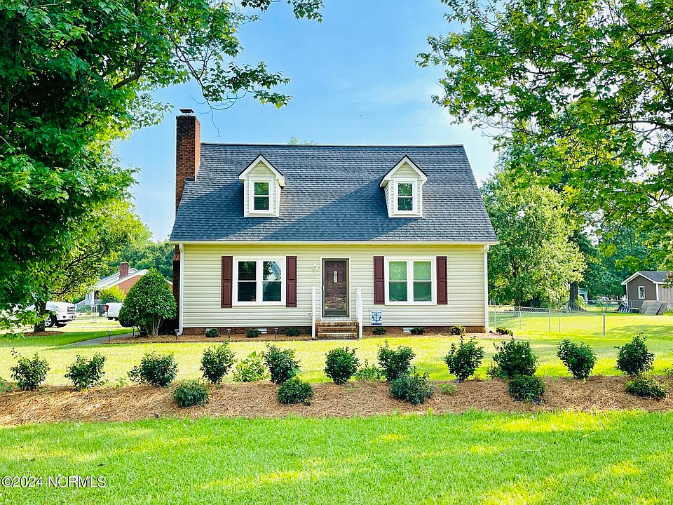 1st image of 2208 Woodridge Drive