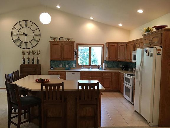 2nd image of 213 Emerald Meadows Dr