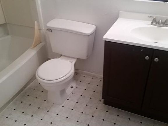 4th image of 8418 N Lois Ave APT D