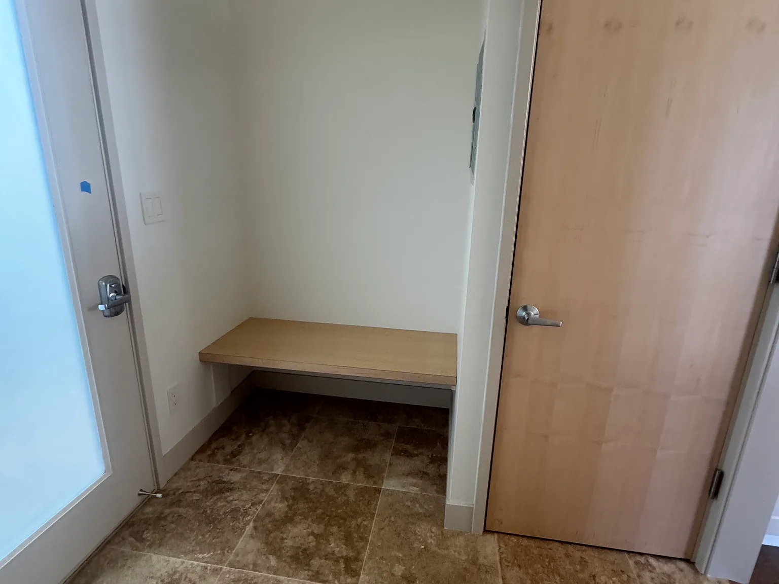 Studio, 972 sqft, $2,500 — Photo 1