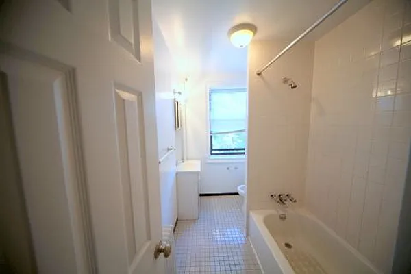 Rented by Alta Real Estate | media 35