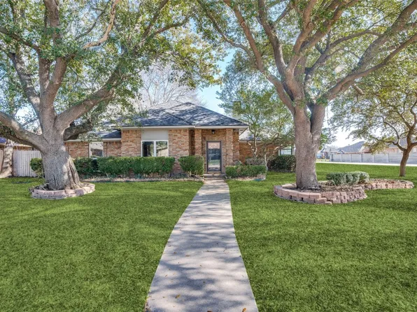 4002 Karen Cir, Rowlett, TX 75088