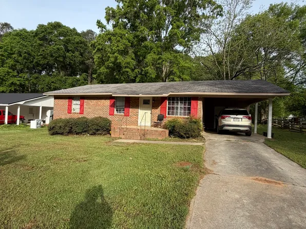 1056 Green Meadow Dr, Madison, GA 30650