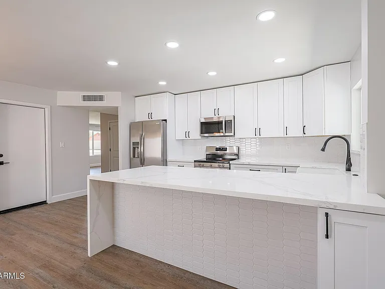 11202 N 43rd Dr — Photo 11