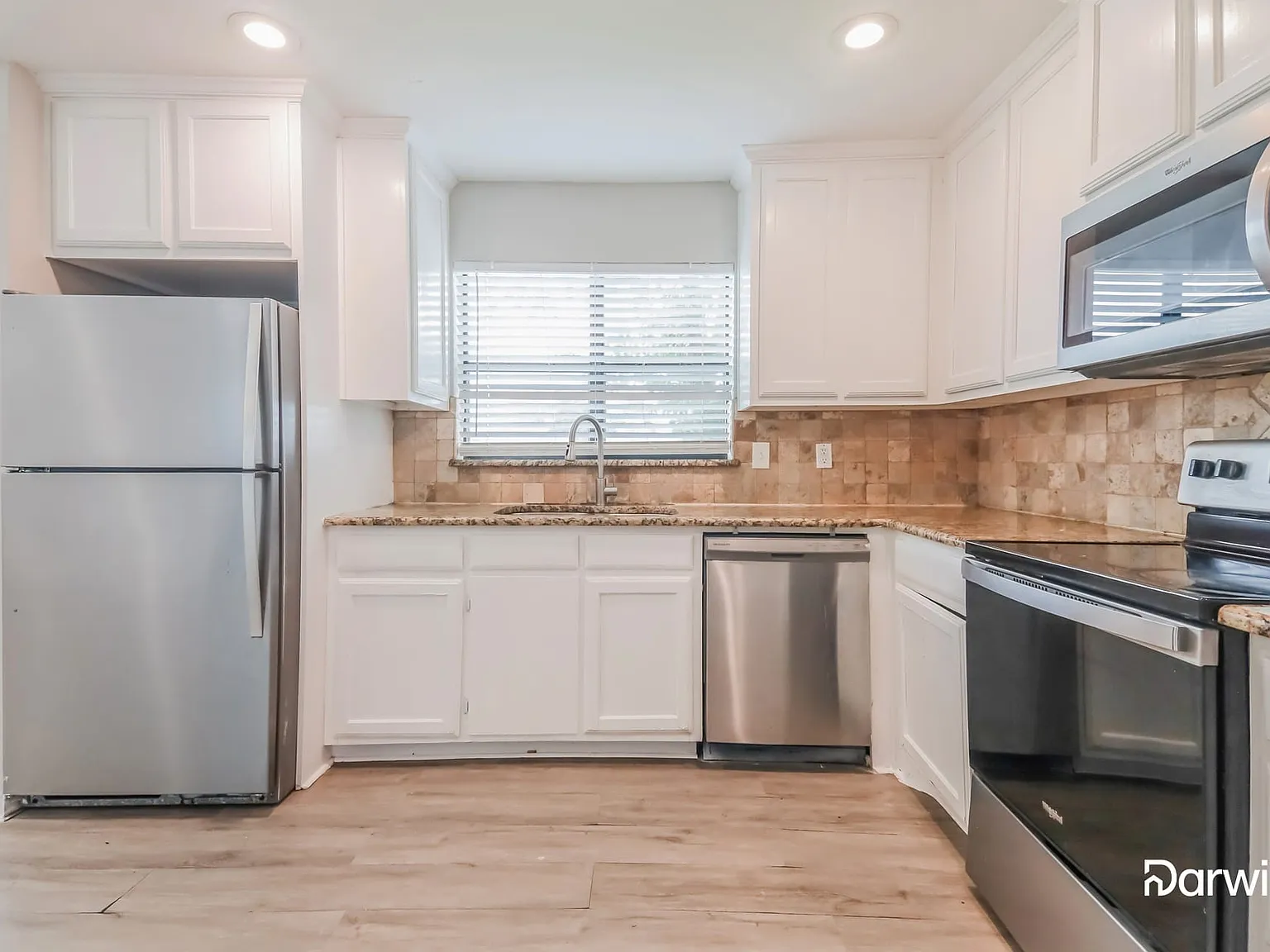 3 bed, 2.0 bath, 1244 sqft, $2,230 — Photo 3