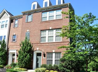 5785 Hunting Creek Rd, Alexandria, VA 22303