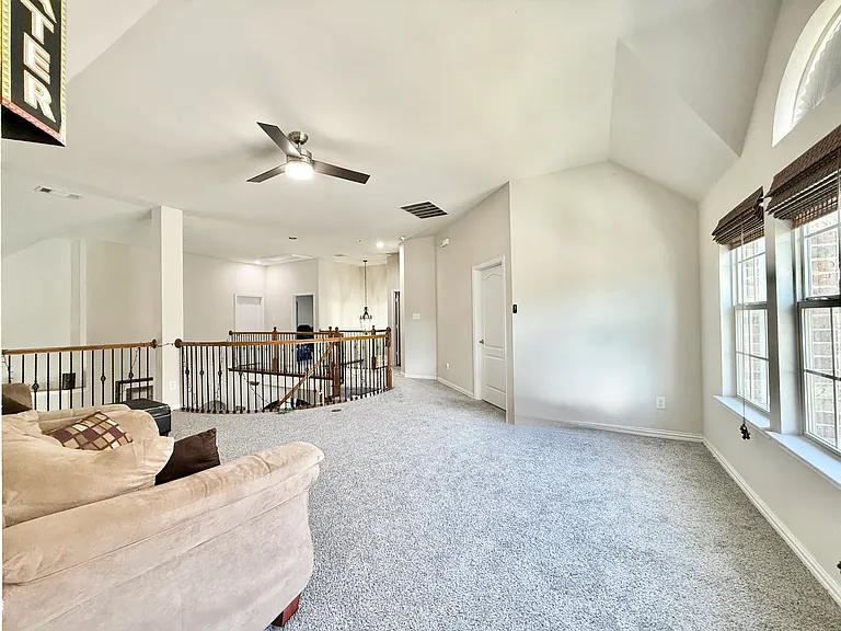 7430 Hidden Cove Ln — Photo 25