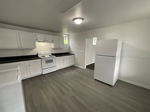 2nd image of 229 Lincoln St