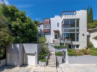 13424 Contour Dr, Sherman Oaks, CA, 91423