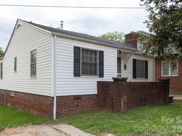 312 S Race St, Statesville, NC 28677