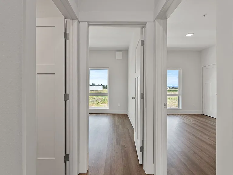 Fairways Apartments — Photo 48