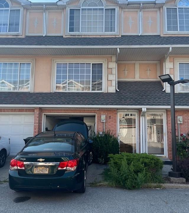 1st image of 142 Alex Cir