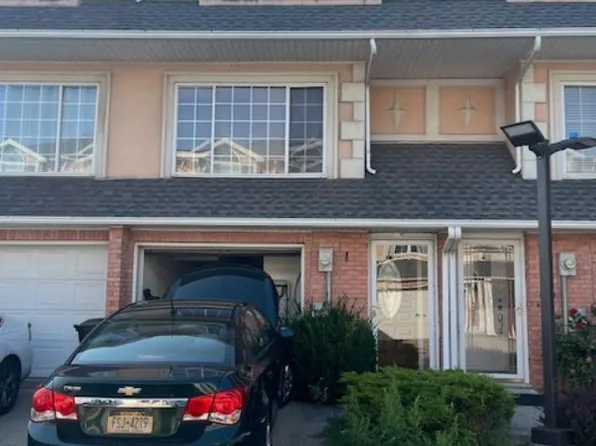 142 Alex Cir, Staten Island, NY 10305