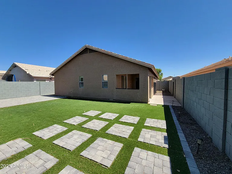 758 W Oxford Ln — Photo 19