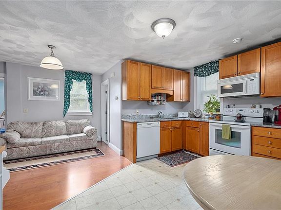 2nd image of 78 Farnum Pike APT 3