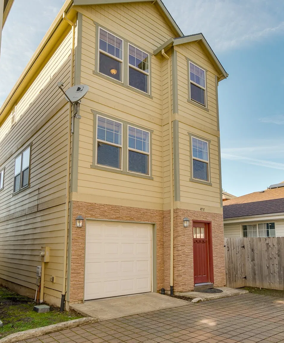 2 bed, 1333 sqft, $2,250 — Photo 1