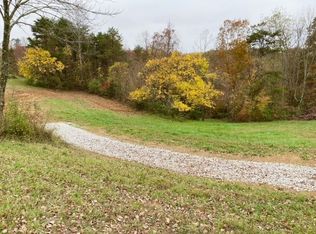 9257 Cooper Ridge Rd, Milton, WV 25541