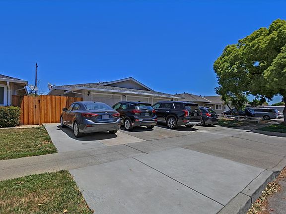 2nd image of 3393/3391 Payne Ave