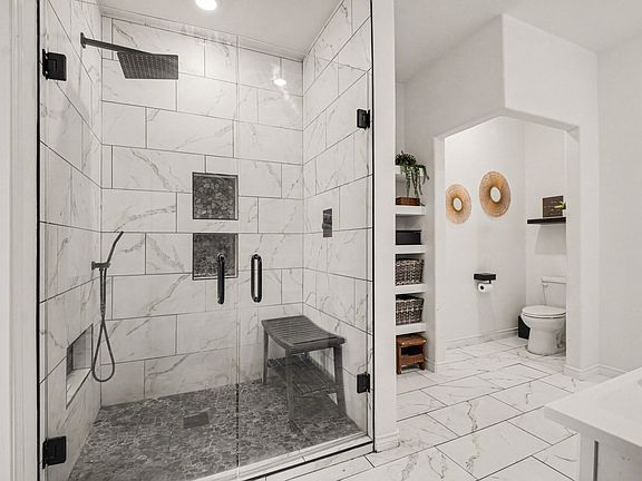 3rd image of 3801 Forest Bend Rd