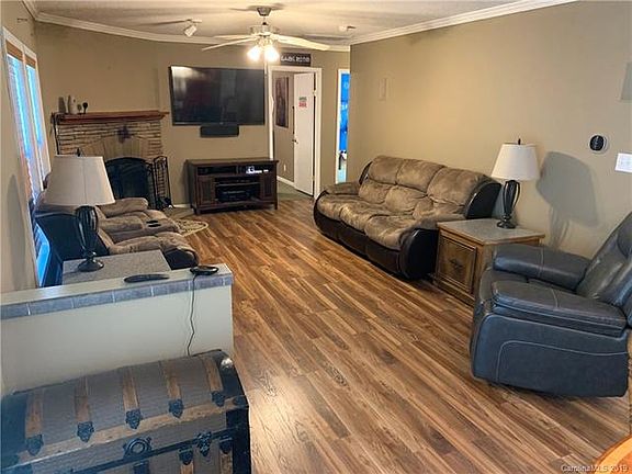 3rd image of 107 Old Beddingfield Pl