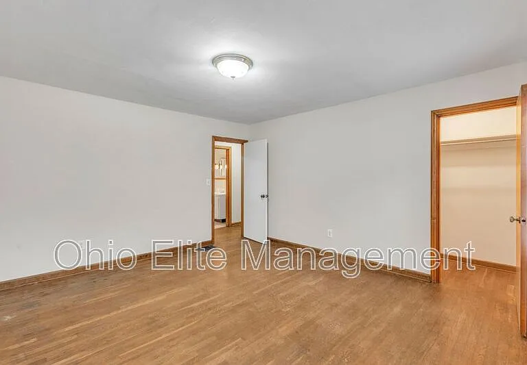 49 S Burgess Ave — Photo 17