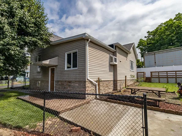 42 Crummitt Ln, Clarksburg, WV 26301