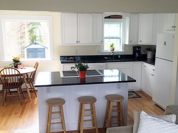 2nd image of 6 Chester Ave