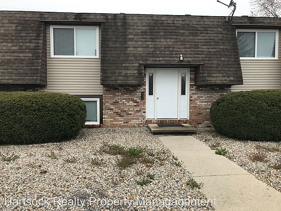 2nd image of 658 S Roberts Ave #9
