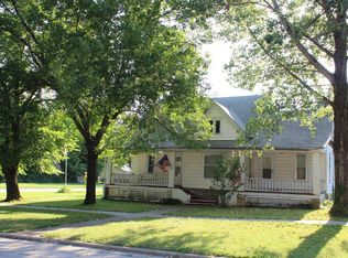 219 S 1st St, Independence, KS 67301