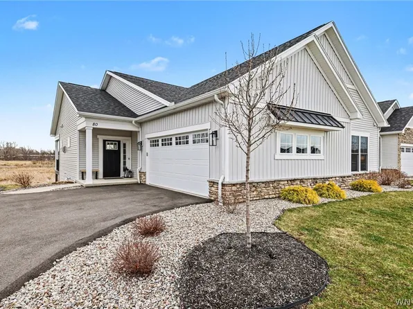 80 Autumn Leaf Trl, Webster, NY 14580