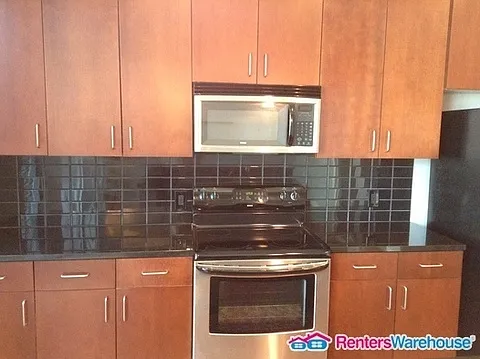 Great location! Water/sewer/trash/cable included! — Photo 2