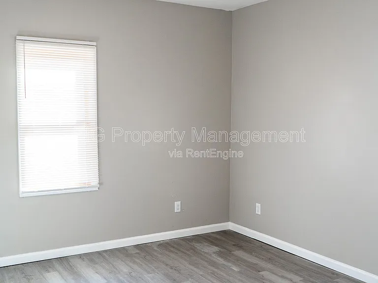 2453 E 5th Ave #2 — Photo 10