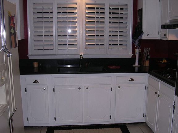 Kitchen with Silestone Quartz Countertops