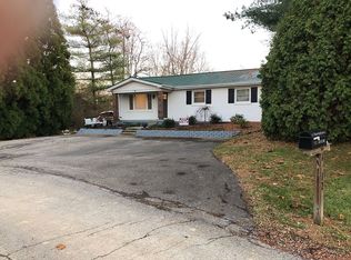 1412 Lakeside Ct, La Grange, KY 40031