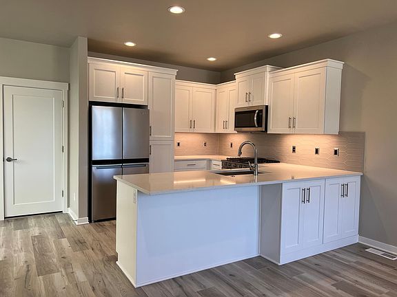 2nd image of 4196 SE Century Blvd