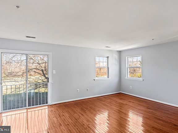 5th image of 127 Kylie Pl #9