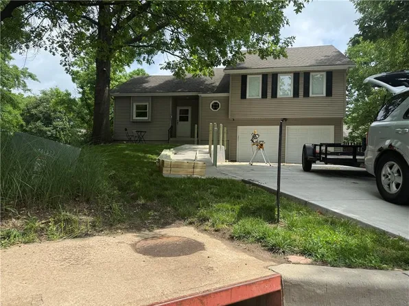 14801 S Arapaho Dr, Olathe, KS 66062