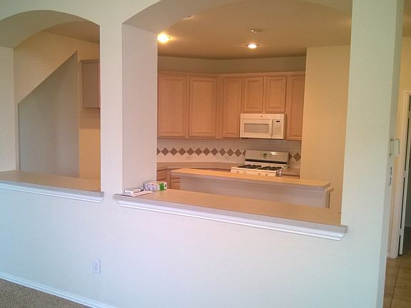 4th image of 2451 Daybreak Dr