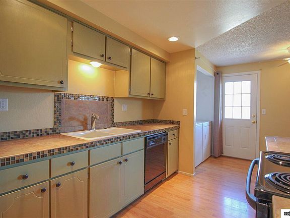 4th image of 400 Agate Dr