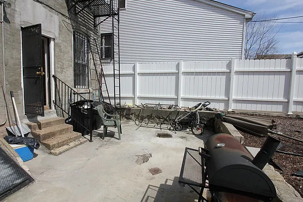 Rented by Compass | media 6