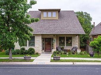 1st image of 225 Village Park Dr