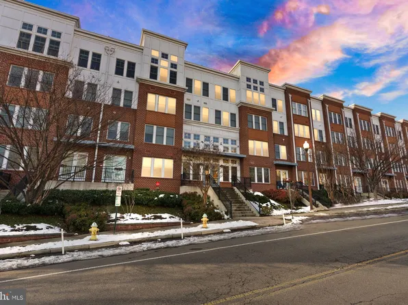 1418 N Rhodes St #B405, Arlington, VA 22209