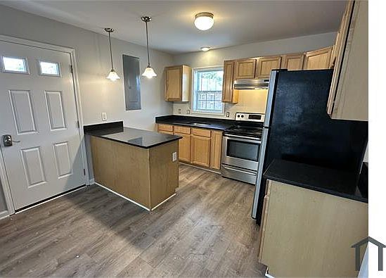 2nd image of 149 S Main St #D