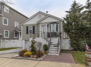 2 Curley St, Long Beach, NY 11561