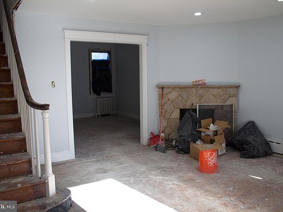 3rd image of 7281 Walnut St