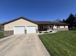 392 E Riverview Rd, Edgerton, WI 53534