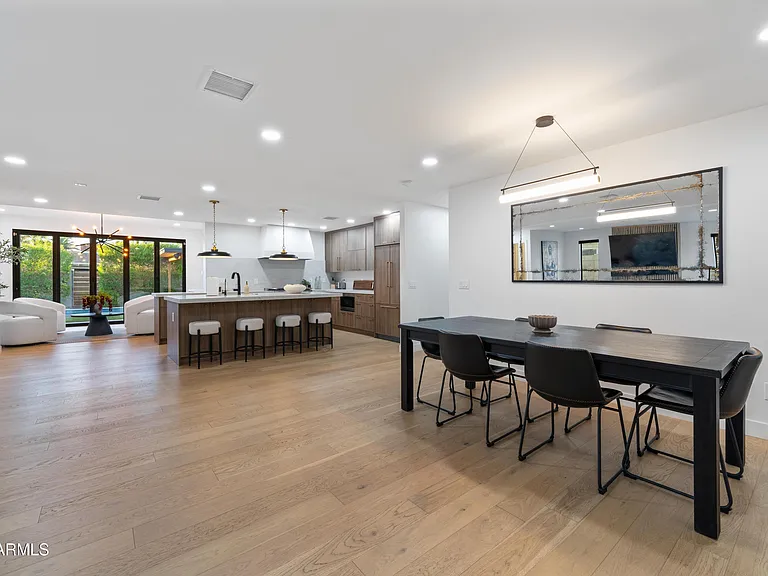 8614 E Highland Ave — Photo 11